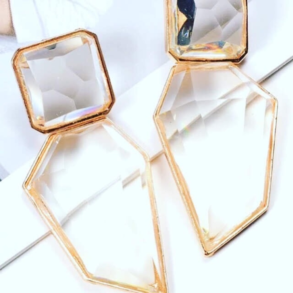 Clear chandelier 🥶  Drop Earrings
